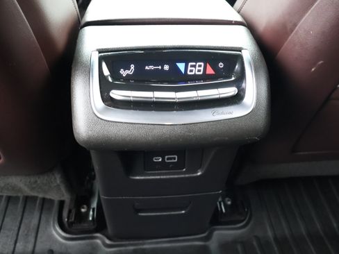 Used 2020 Cadillac XT6 Premium Luxury image 18