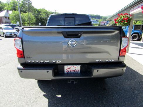 Used 2017 Nissan Titan XD 4x4 Crew Cab image 3