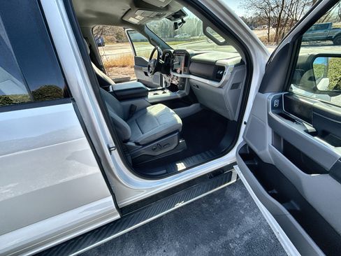 Used 2022 Ford F150 XLT image 5