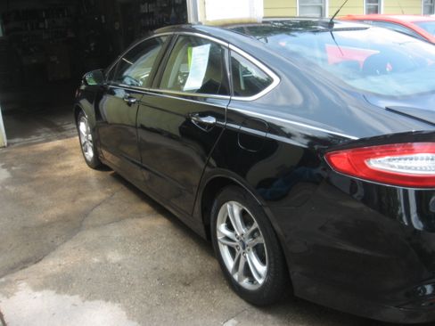 Used 2016 Ford Fusion Titanium Hybrid FWD image 6
