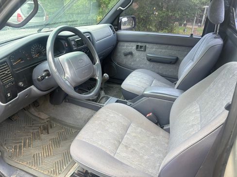 Used 2000 Toyota Tacoma 4x4 Regular Cab image 8
