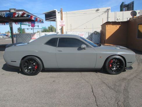 Used 2018 Dodge Challenger R/T Scat Pack image 1