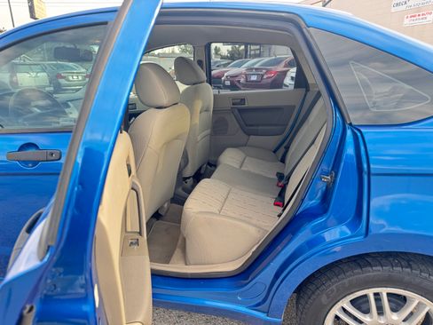 Used 2010 Ford Focus SE image 20