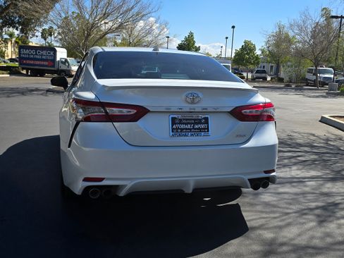 Used 2019 Toyota Camry XSE image 10