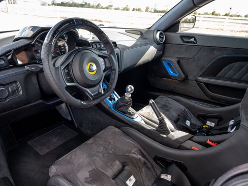 Used 2021 Lotus Evora image 22