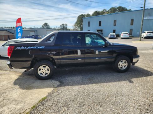Used 2005 Chevrolet Avalanche LT image 6