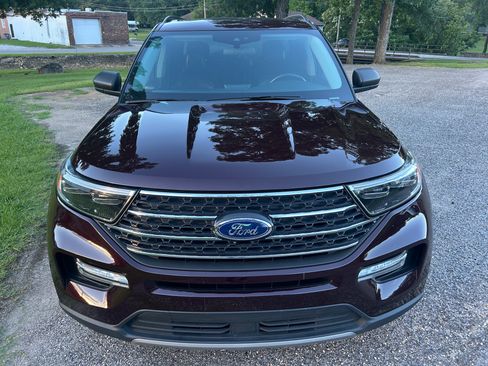 Used 2022 Ford Explorer 2WD XLT image 5
