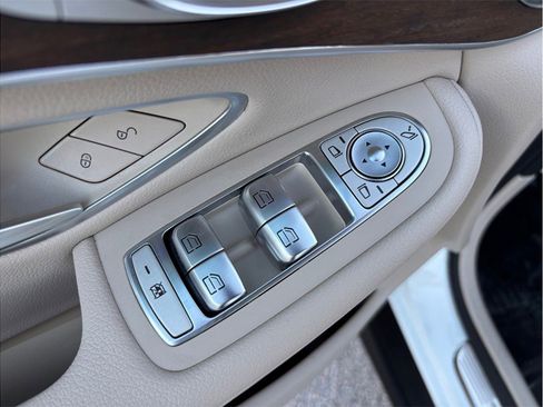 Used 2020 Mercedes-Benz GLC 300 image 22