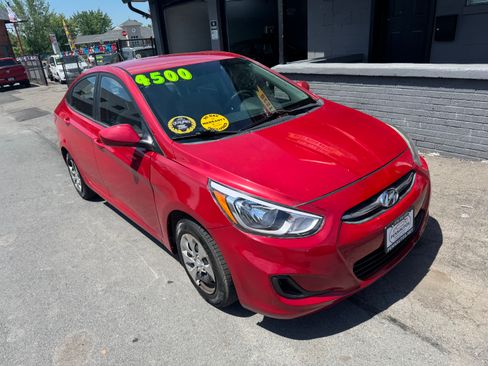 Used 2015 Hyundai Accent GLS Sedan FWD image 3