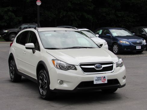 Used 2015 Subaru XV Crosstrek 2.0i Premium AWD/4WD image 12