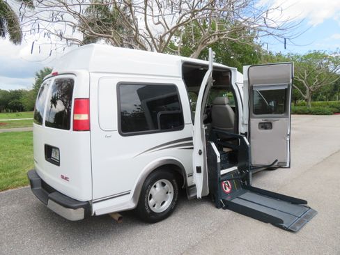 Used 2004 GMC Savana 1500 SLT RWD image 5