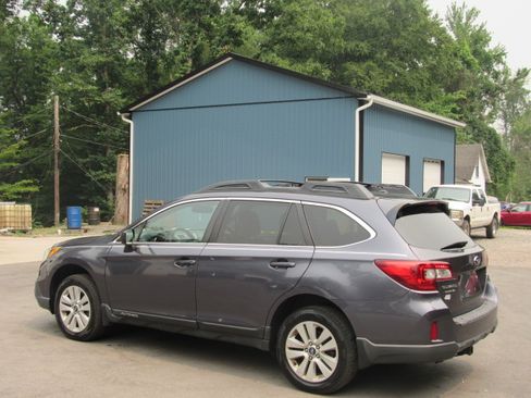 Used 2015 Subaru Outback 2.5i Premium AWD/4WD image 5