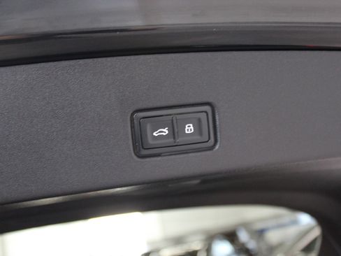 Used 2023 Audi Q4 e-tron Premium RWD image 33