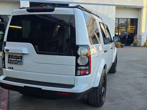 Used 2015 Land Rover LR4 HSE LUX image 9