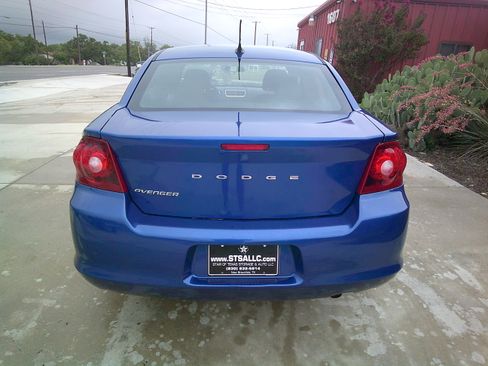 Used 2014 Dodge Avenger SE FWD image 21