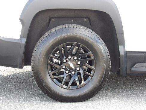 Used 2024 Chevrolet Silverado EV W/T image 9