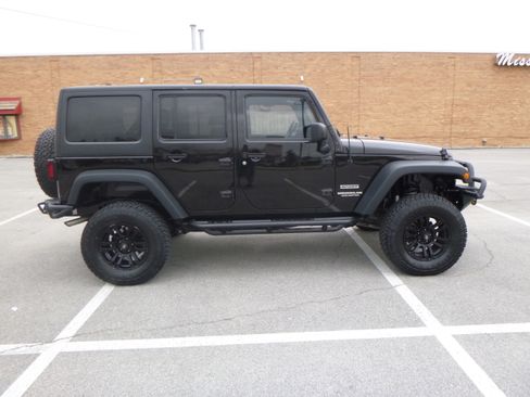 Used 2015 Jeep Wrangler Sport image 5