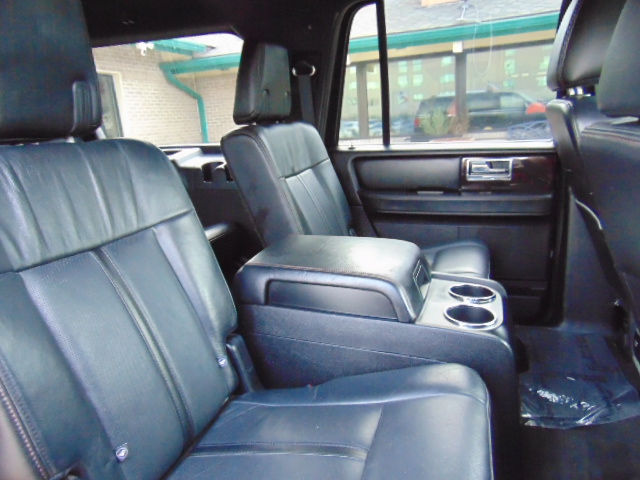 Used 2017 Lincoln Navigator L 4WD Reserve image 30
