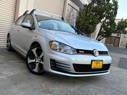 Used 2016 Volkswagen GTI image 1