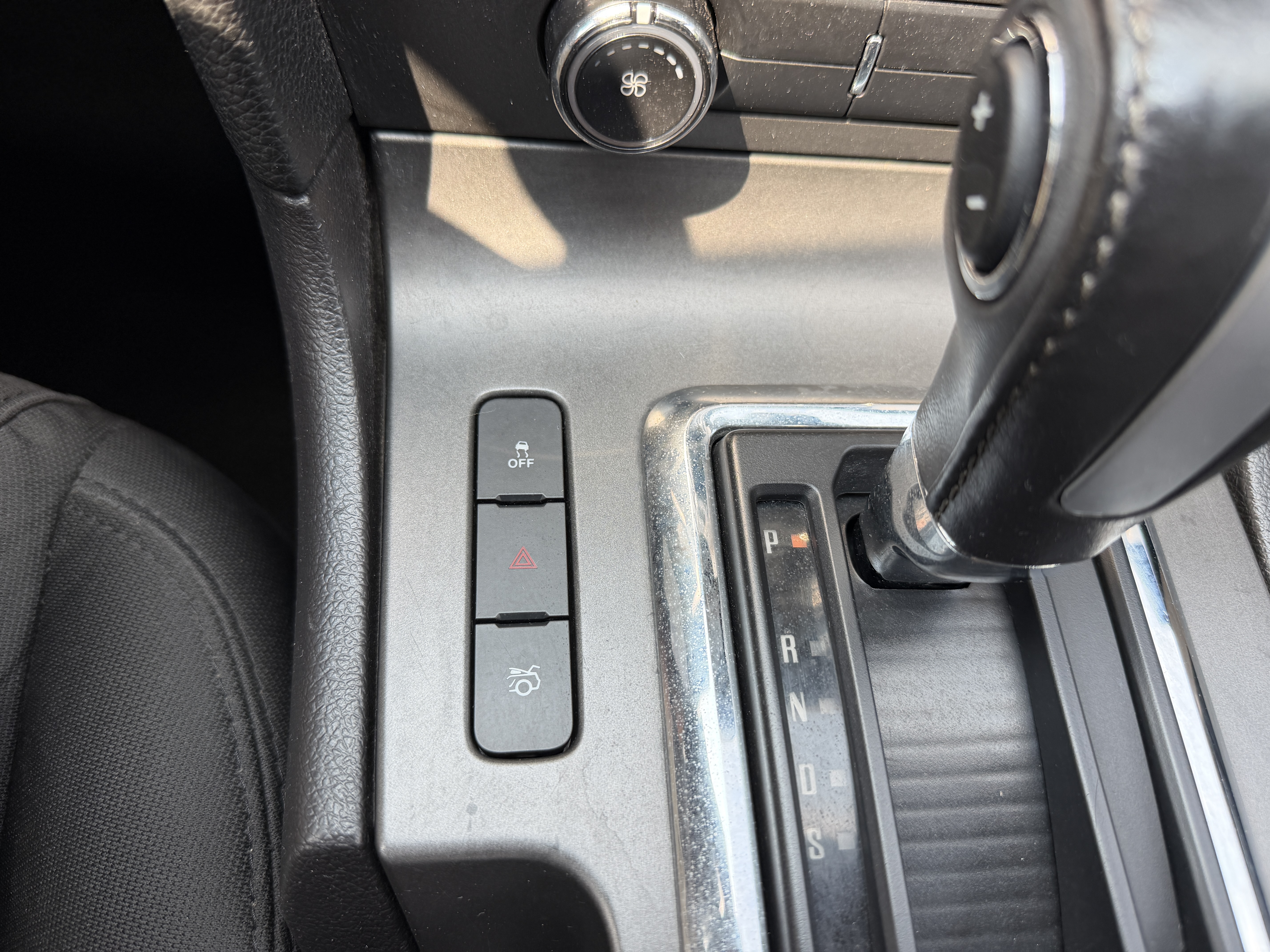 Used 2014 Ford Mustang Convertible RWD image 10