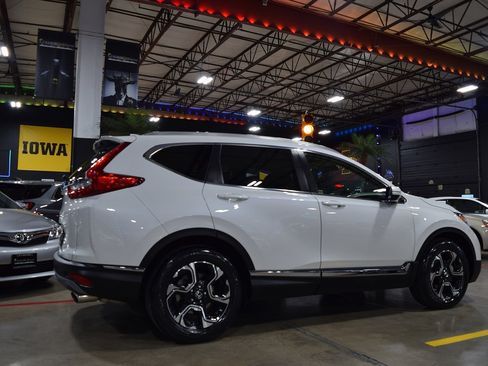 Used 2018 Honda CR-V Touring image 14