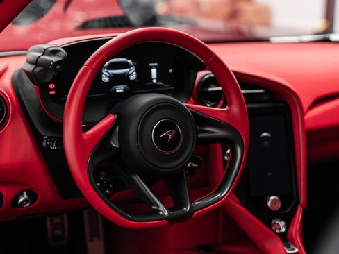 Used 2024 McLaren 750S UNAVAIL RWD image 14