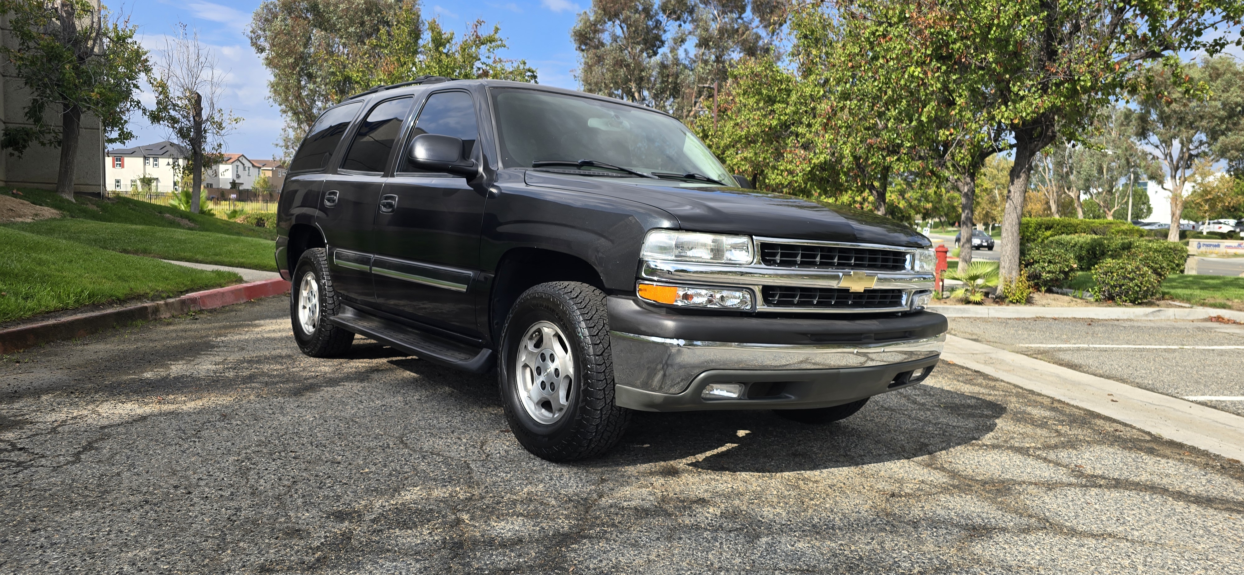 Used 2004 Chevrolet Tahoe 2WD image 1