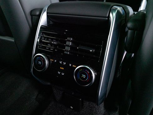 Used 2025 Land Rover Range Rover SE image 66