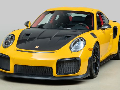 Used 2018 Porsche 911 GT2 RS image 3