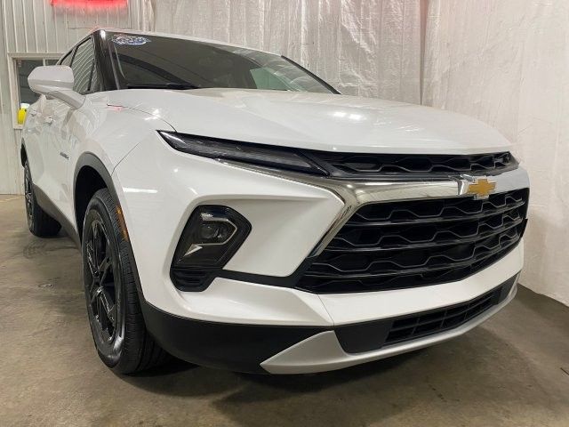 Used 2025 Chevrolet Blazer FWD LT w/ 2LT image 30