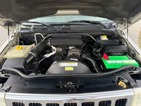 Used 2008 Jeep Commander Sport image 13