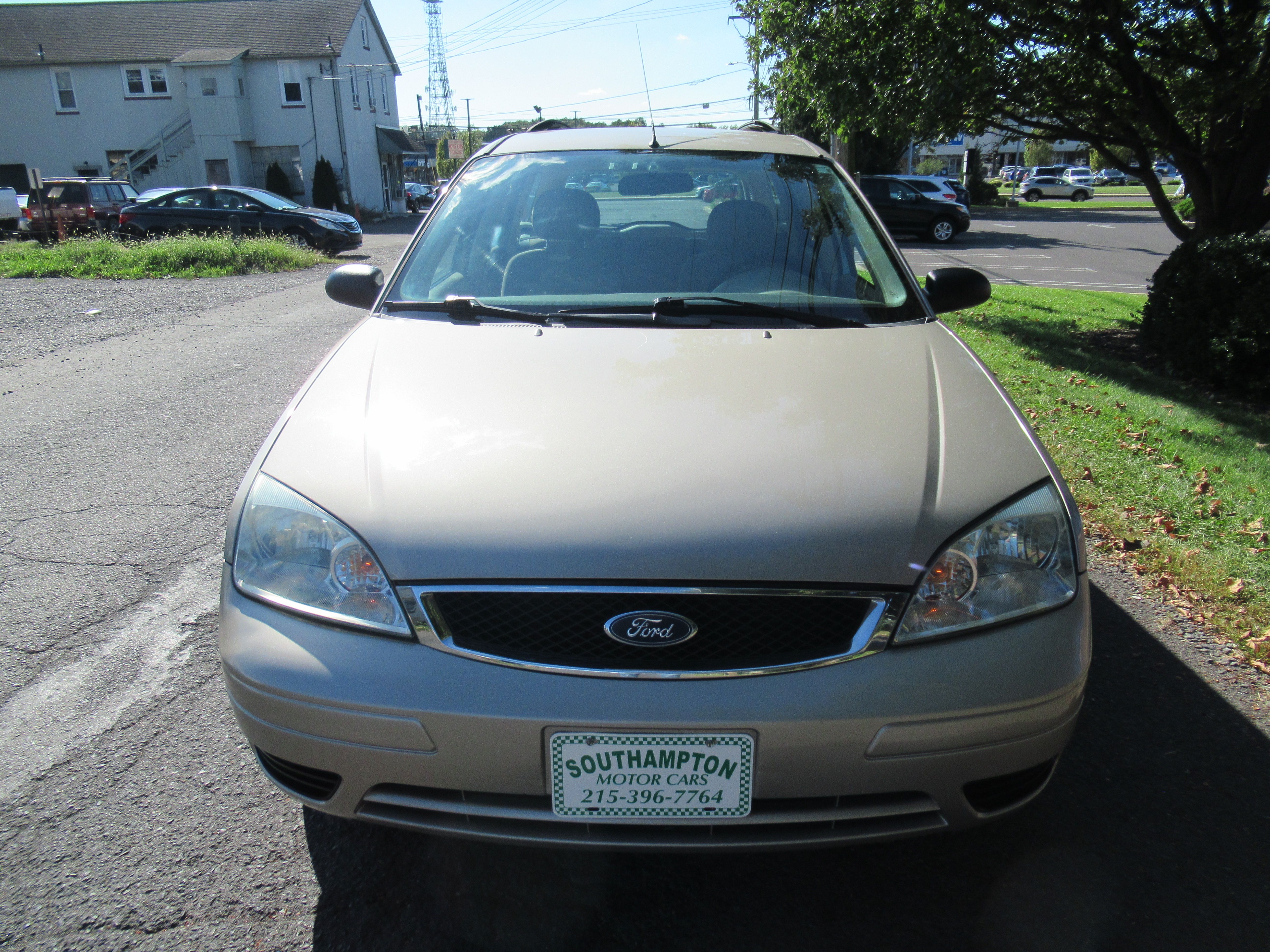 Used 2007 Ford Focus ZXW Wagon FWD image 3