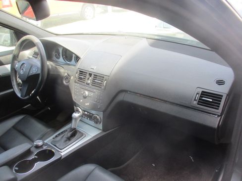 Used 2008 Mercedes-Benz C 300 Sport image 7