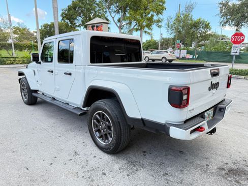 Used 2021 Jeep Gladiator Overland image 5