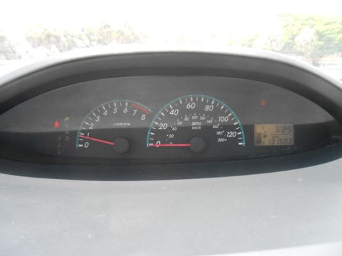 Used 2010 Toyota Yaris Sedan FWD image 13
