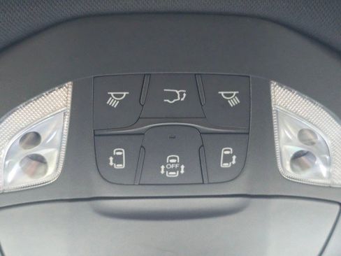 Used 2024 Chrysler Pacifica Select image 38
