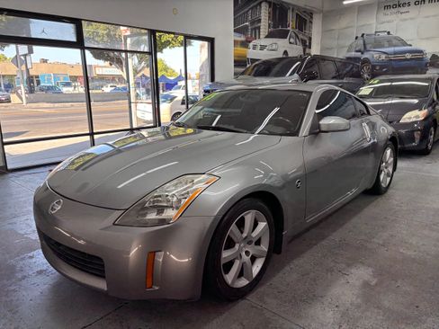Used 2003 Nissan 350Z image 10