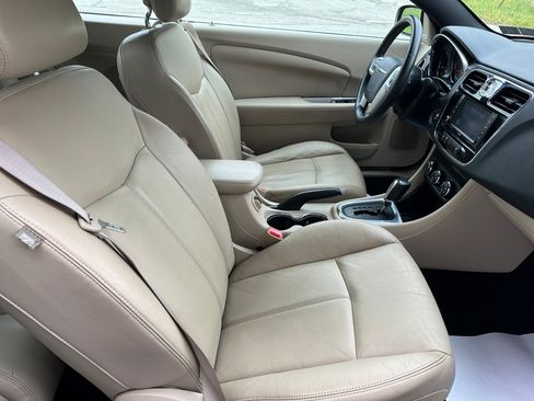 Used 2013 Chrysler 200 Limited image 12