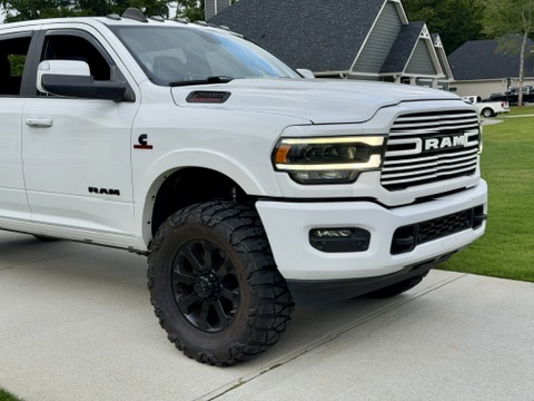 Used 2022 RAM 2500 4x4 Mega Cab Laramie image 13