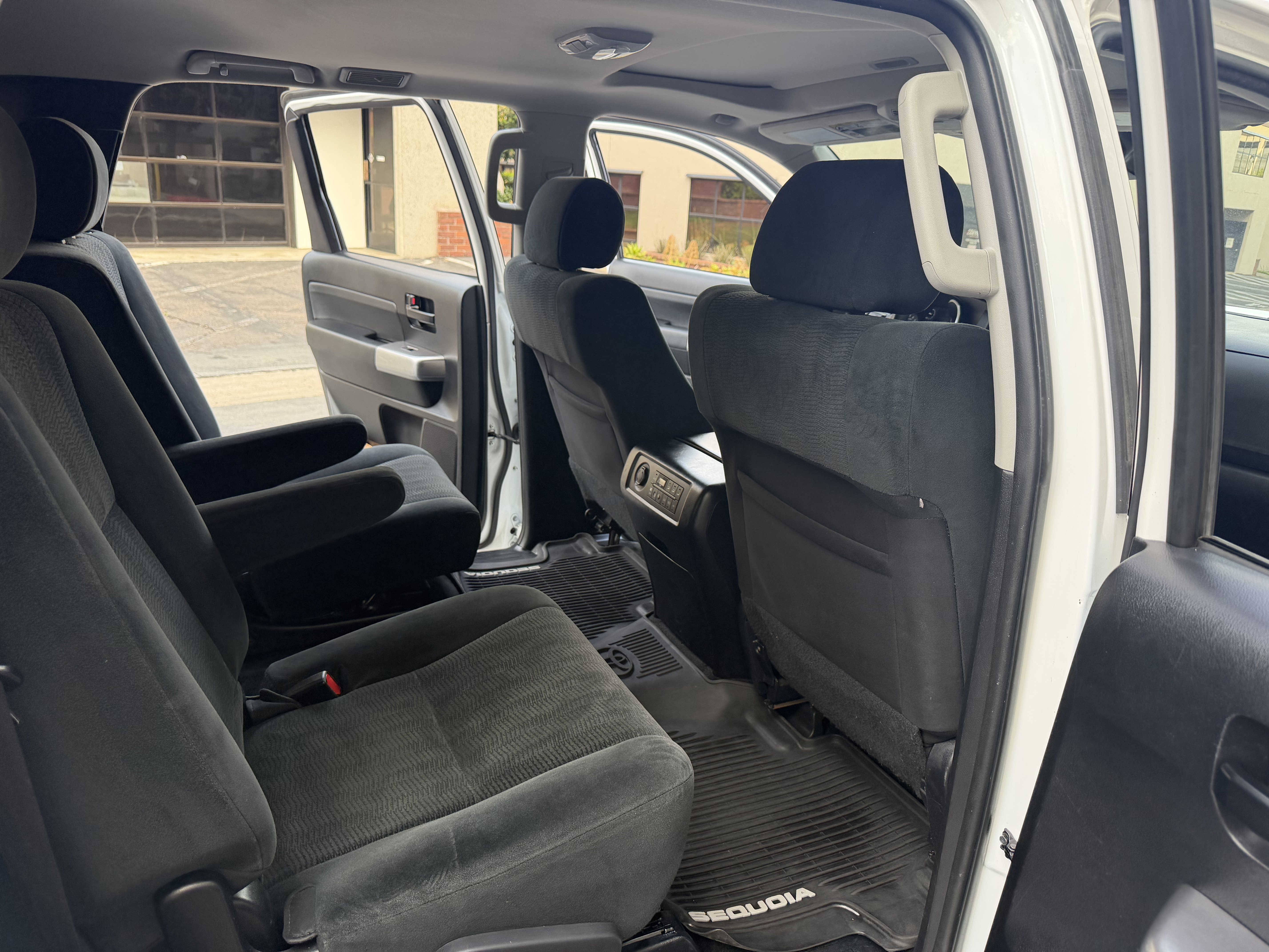 Used 2018 Toyota Sequoia TRD Sport AWD/4WD image 31
