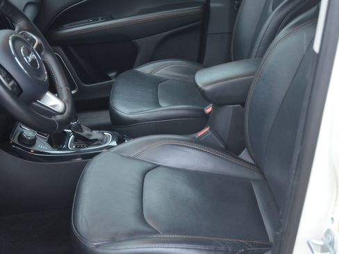 Used 2018 Jeep Compass Limited image 9