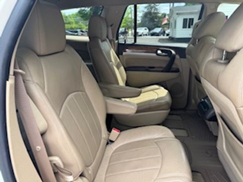 Used 2012 Buick Enclave Premium image 17
