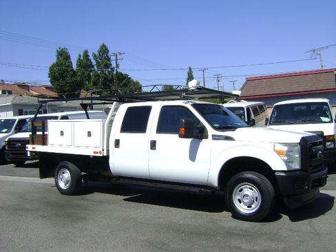 Used 2014 Ford F350 4x4 Crew Cab Super Duty image 3