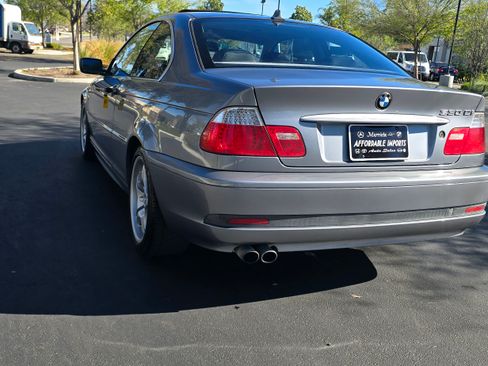 Used 2006 BMW 330Ci image 12