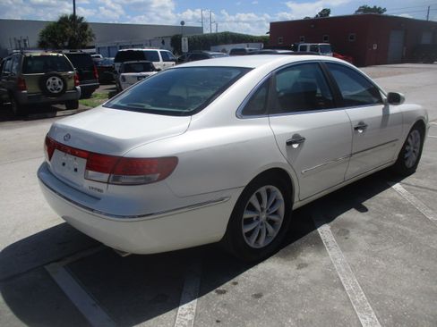 Used 2006 Hyundai Azera Limited FWD image 6