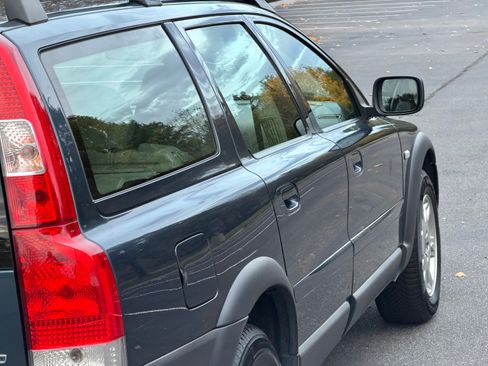 Used 2005 Volvo XC70 image 11