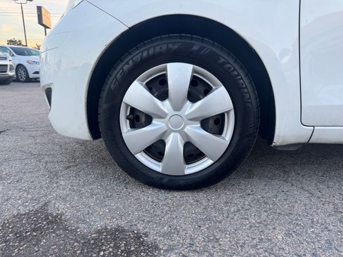 Used 2009 Toyota Yaris image 11