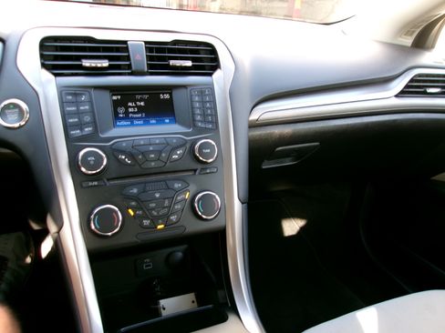 Used 2018 Ford Fusion S Hybrid FWD image 6