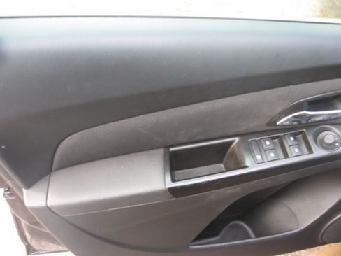 Used 2014 Chevrolet Cruze Eco image 8