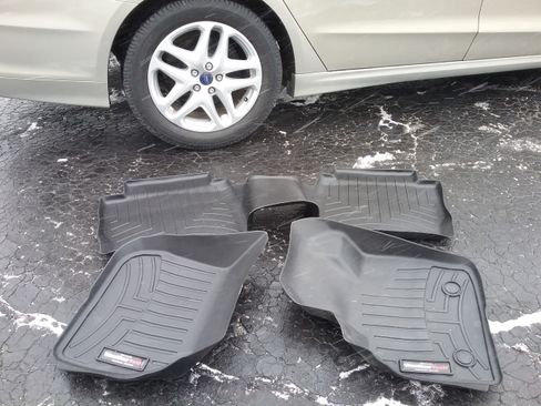 Used 2015 Ford Fusion SE image 14